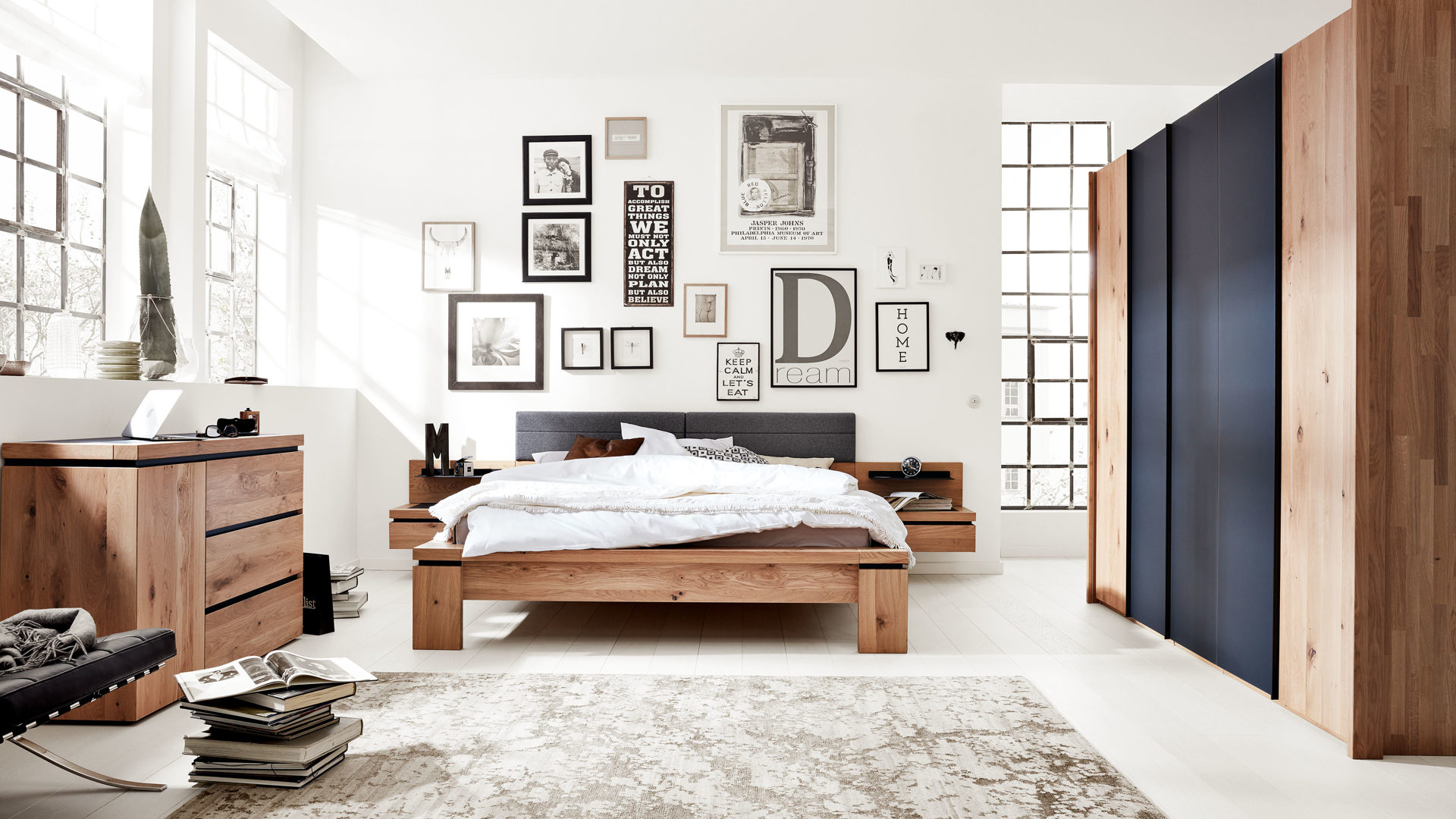 Interliving Schlafzimmer Serie 1005 – Schlafzimmerkombination, Wildeiche & anthrazitfarbenes Colorglas – vierteilig Interliving Schlafzimmer Serie 1005 – Schlafzimmerkombination, Wildeiche & anthrazitfarbenes Colorglas – vierteilig